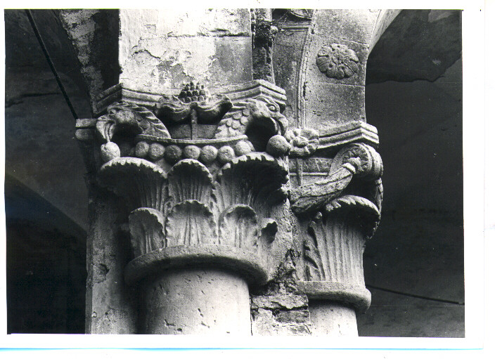 semicapitello - bottega Italia meridionale (sec. XVI)