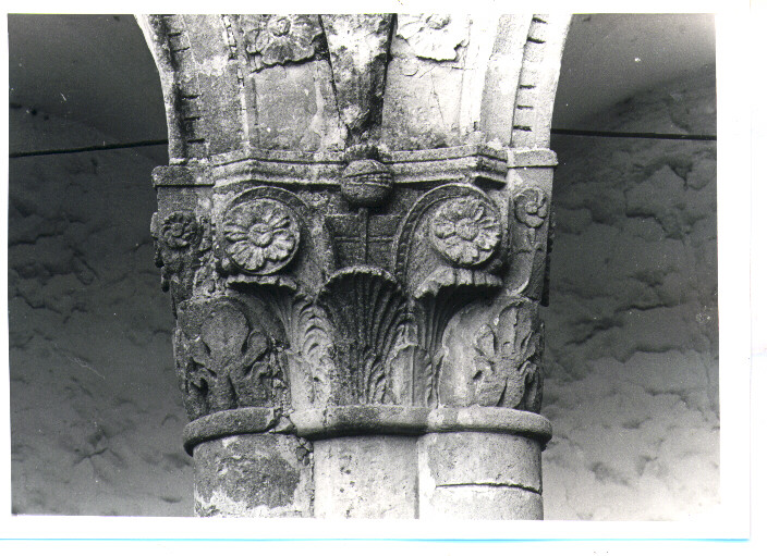 capitello - bottega pugliese (sec. XVI)