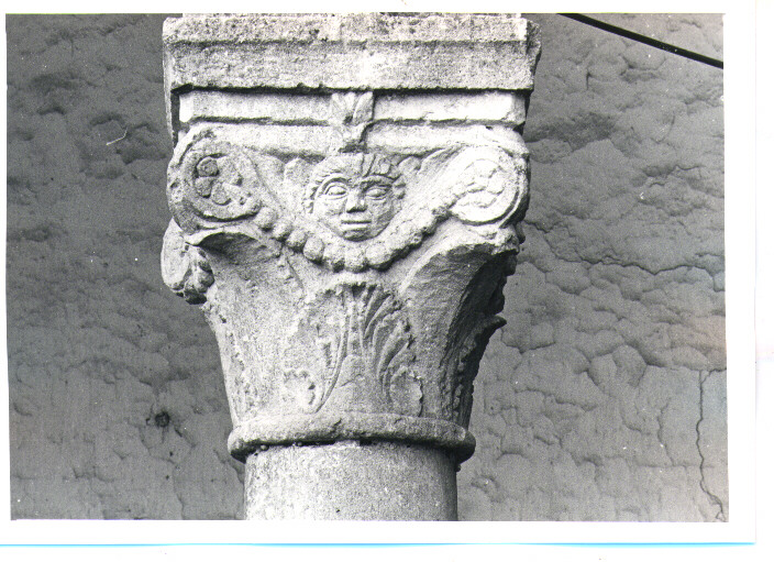 capitello - bottega pugliese (prima metà sec. XVI)