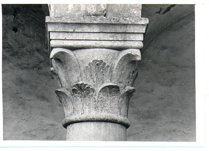 capitello - bottega pugliese (prima metà sec. XVI)