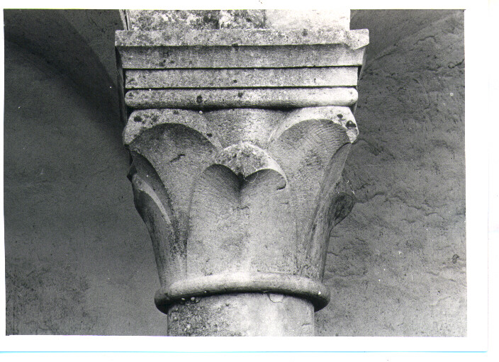 capitello - bottega pugliese (prima metà sec. XVI)