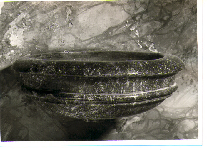 acquasantiera pensile - bottega lucana (sec. XVIII)