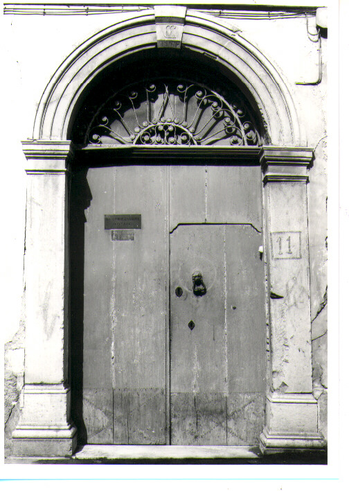 portale - bottega lucana (sec. XX)