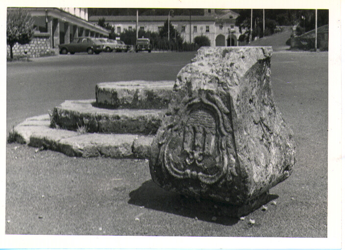 stemma (rilievo, frammento) - bottega lucana (sec. XVIII)