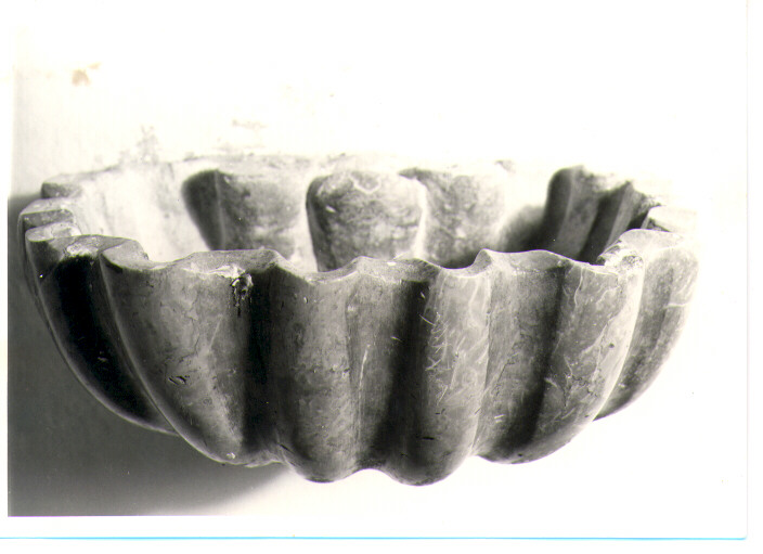 acquasantiera - a conchiglia - bottega Italia meridionale (sec. XVIII)