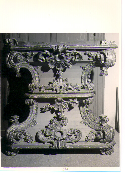 piedistallo di statua - bottega Italia meridionale (sec. XVIII)