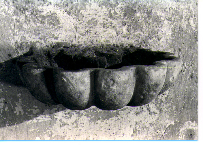 acquasantiera - a conchiglia - bottega Italia meridionale (sec. XVIII)