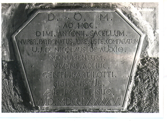 lastra tombale - ambito lucano (sec. XVIII)