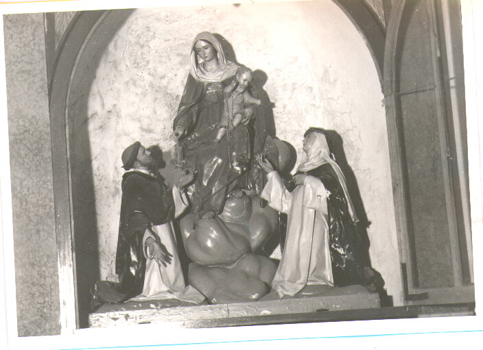 Madonna con Bambino tra i Santi Domenico e Santa Caterina da Siena, Madonna con Bambino e Santi (gruppo scultoreo) - bottega leccese (fine sec. XIX)