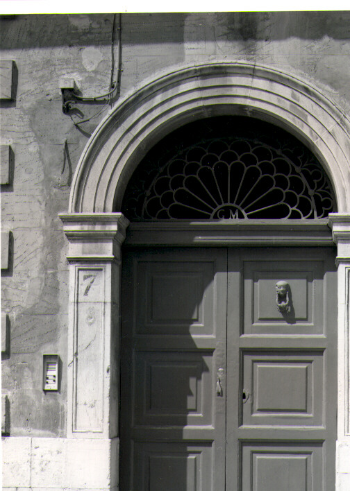 portale - bottega Italia meridionale (inizio sec. XX)