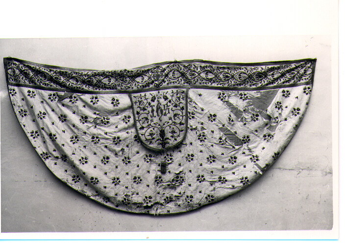 piviale - manifattura Italia meridionale (seconda metà sec. XIX)