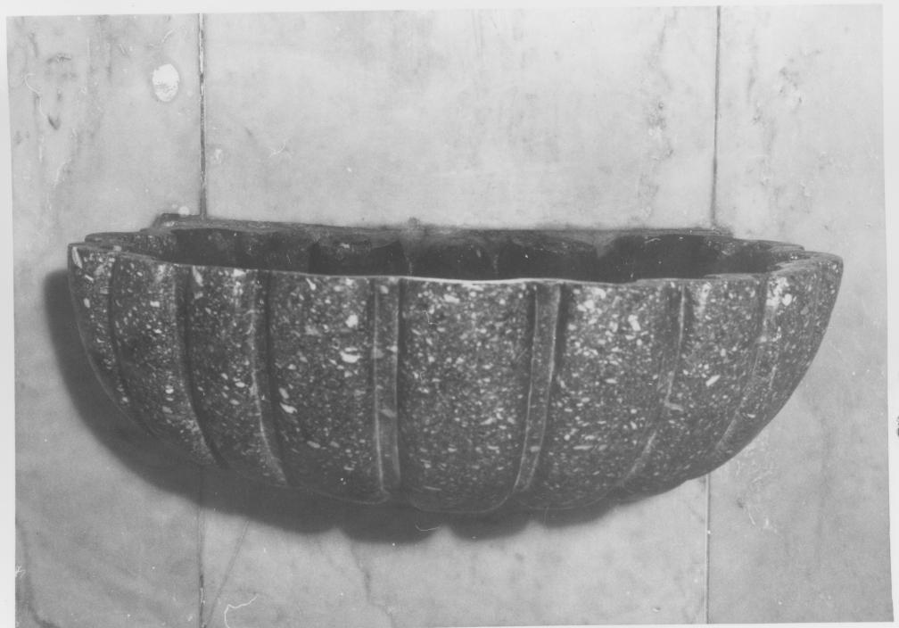 acquasantiera - bottega Italia meridionale (fine/inizio secc. XVIII/ XIX)