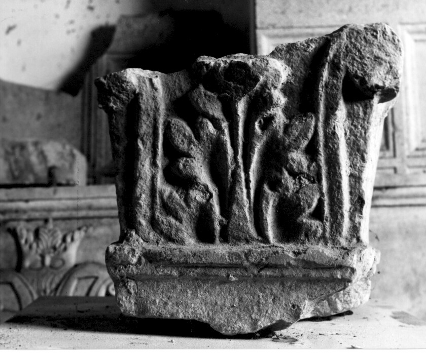 decorazione plastica, frammento - bottega Italia meridionale (sec. XVI)