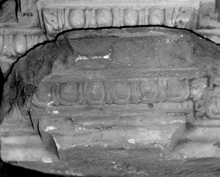 decorazione plastica, frammento - bottega Italia meridionale (sec. XI)