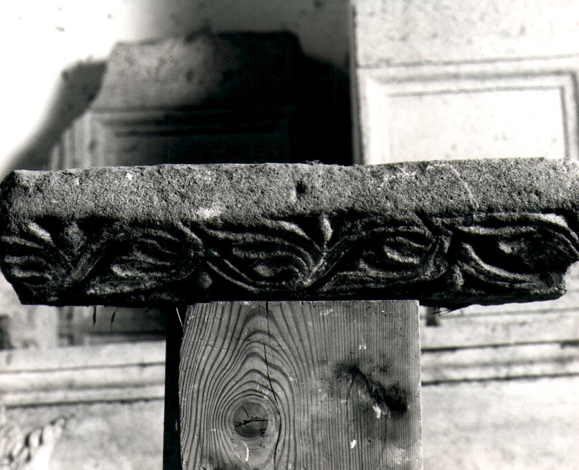 cornice, frammento - bottega Italia meridionale (sec. XI)