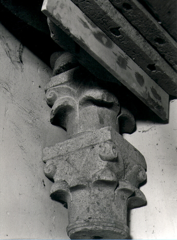 capitello - bottega Italia meridionale (sec. XII)