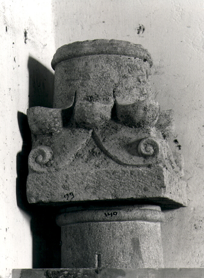 capitello - bottega Italia meridionale (sec. XII)