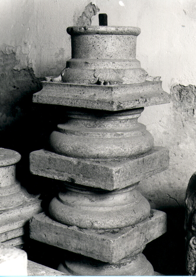 base, serie - bottega Italia meridionale (sec. XVI)