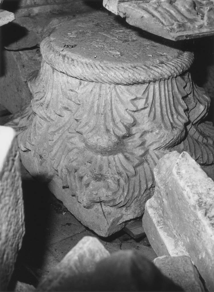 capitello - bottega Italia meridionale (sec. XII)