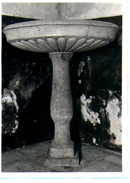 acquasantiera - a fusto - bottega lucana (sec. XVII)