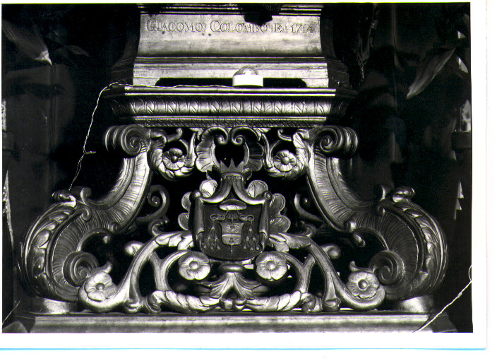 piedistallo di statua - bottega Italia meridionale (fine/inizio secc. XVIII/ XIX)