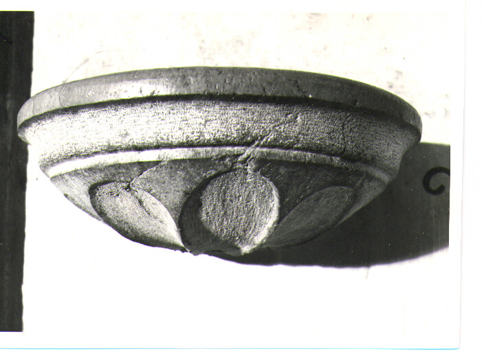 acquasantiera da parete - bottega Italia meridionale (fine/inizio secc. XIX/ XX)