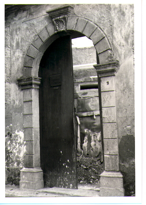 portale - bottega Italia meridionale (sec. XIX)