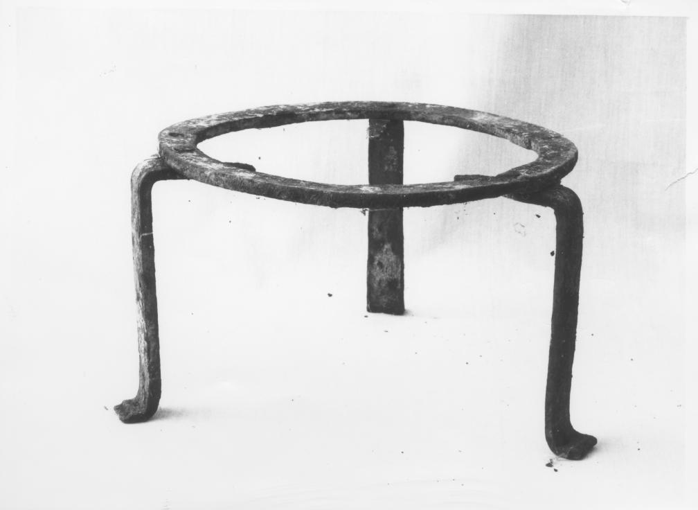 treppiede - bottega Italia meridionale (sec. XX)