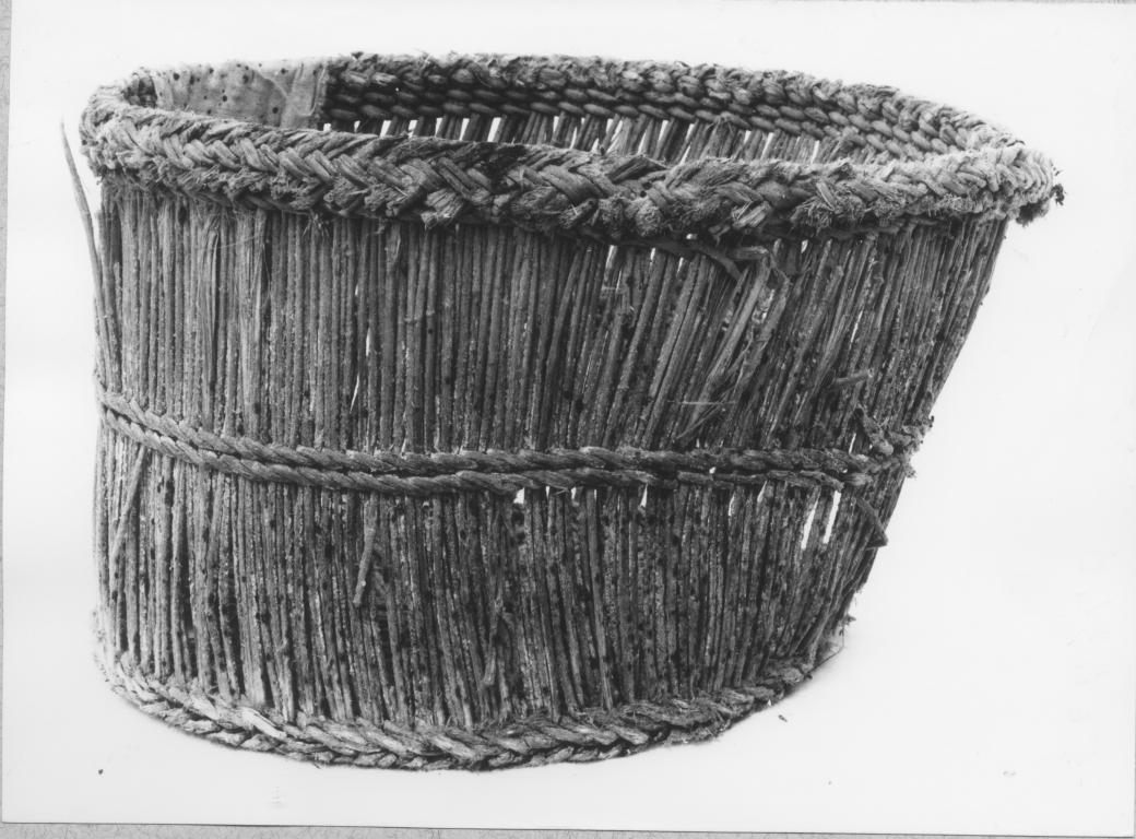 contenitore, fuscello - bottega Italia meridionale (sec. XX)