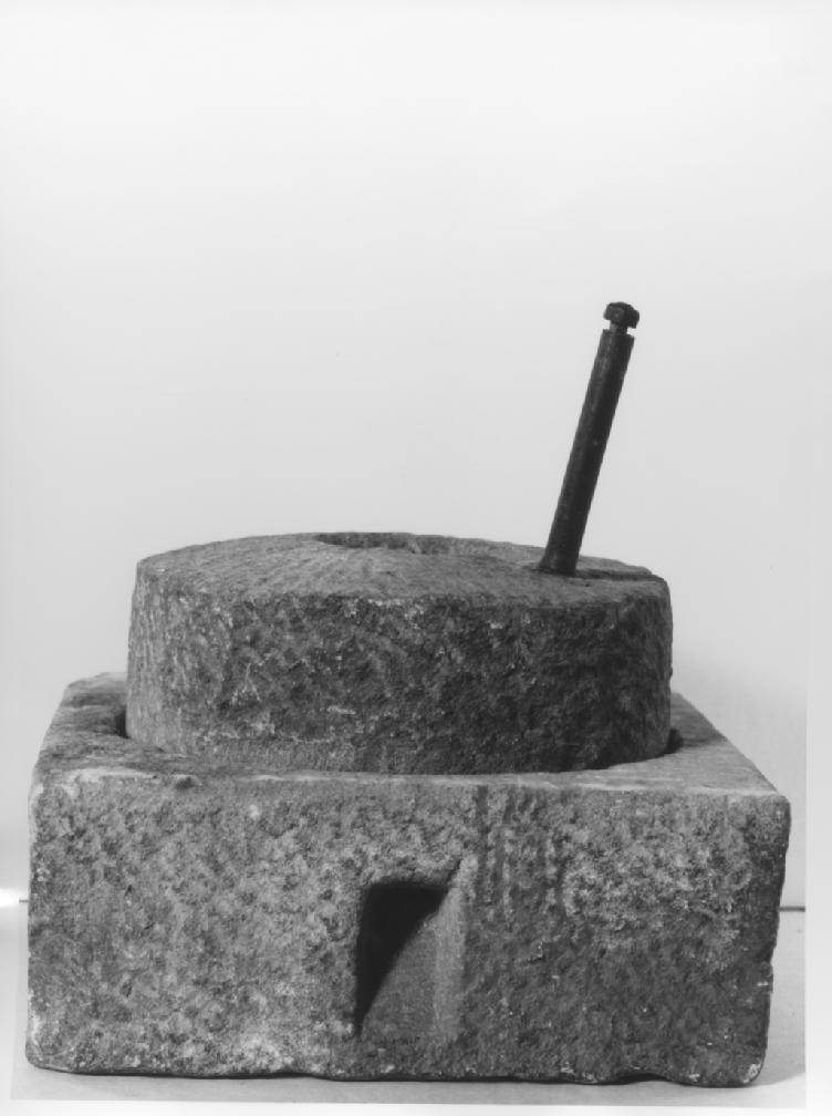 macina - bottega Italia meridionale (sec. XX)