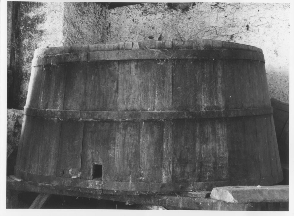 tino - bottega Italia meridionale (sec. XX)