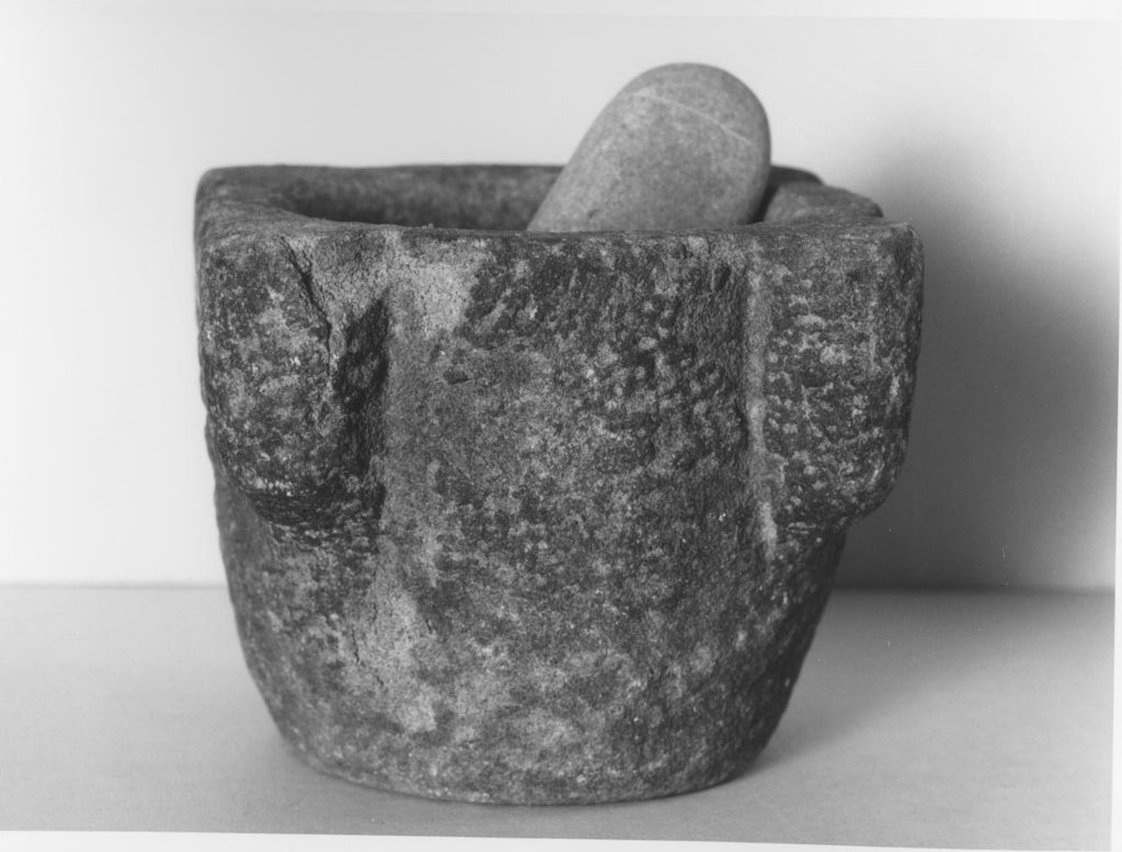 mortaio - bottega Italia meridionale (sec. XX)