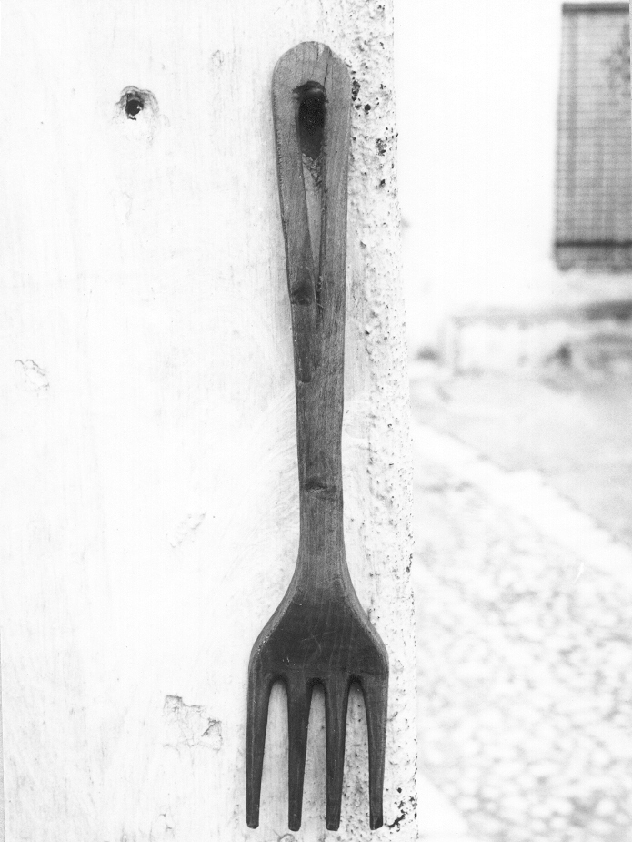 forchetta, Casa contadina di Vincenzo Miraglia (Agricoltore salariato, pensionato) (1974-1975)