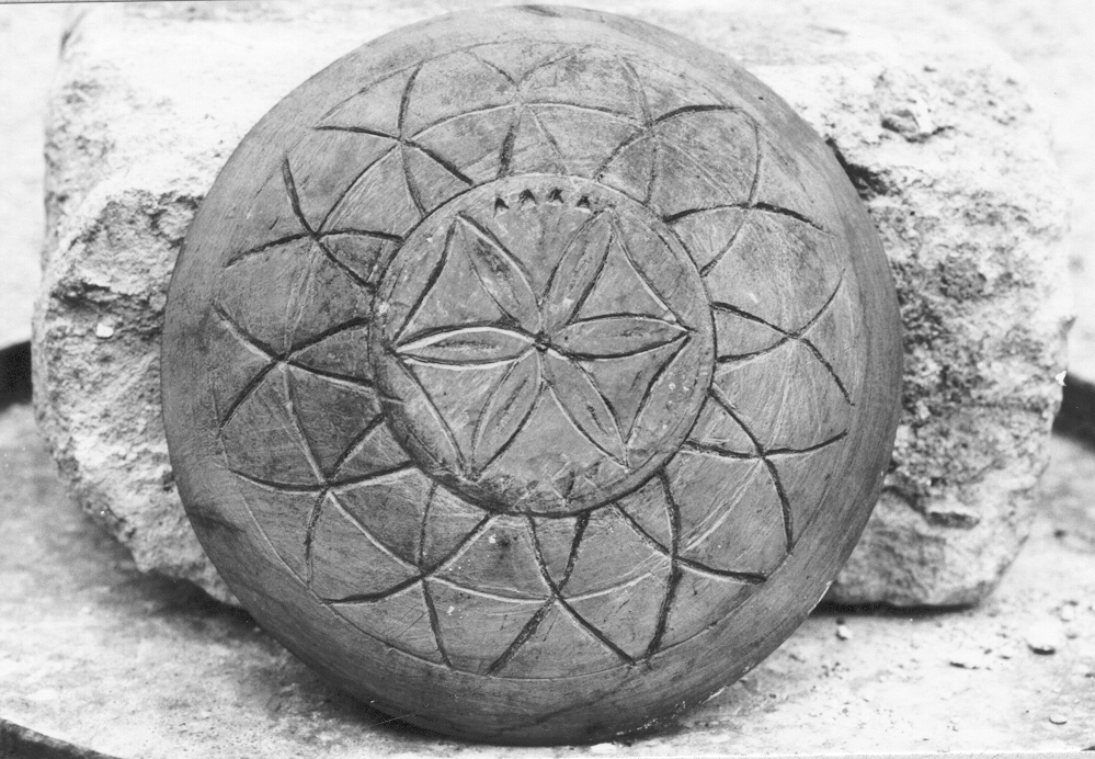 piatto, Casa contadina di Nunzio Lospinuso (Montescaglioso, Agricoltore, Vaccaro, II elementare) (1975 post)