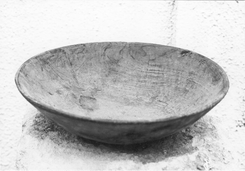 piatto, Casa contadina di Nunzio Lospinuso (Montescaglioso, Agricoltore, Vaccaro, II elementare) (1975)