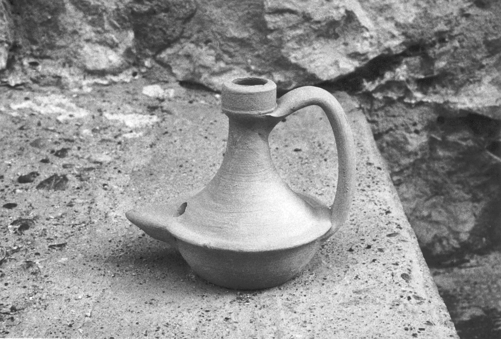 lume ad olio, Casa contadina di Artigiani vasai - Bottega artigiana (1975 post)