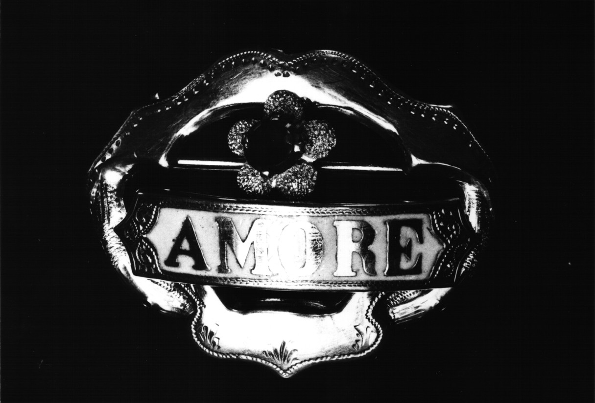 spilla, oggetti personali - Ambito meridionale (sec. XX secondo quarto)