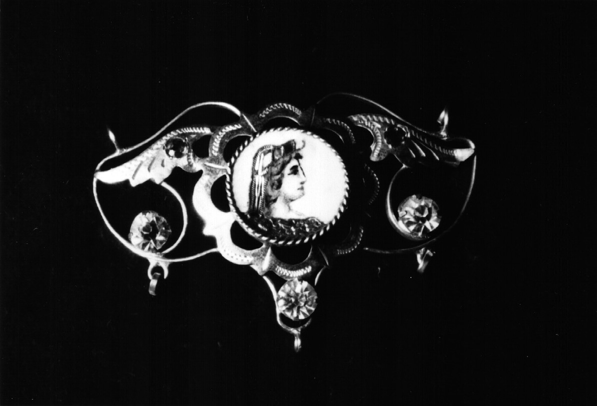 pendente, oggetti personali - Ambito meridionale (sec. XX secondo quarto)