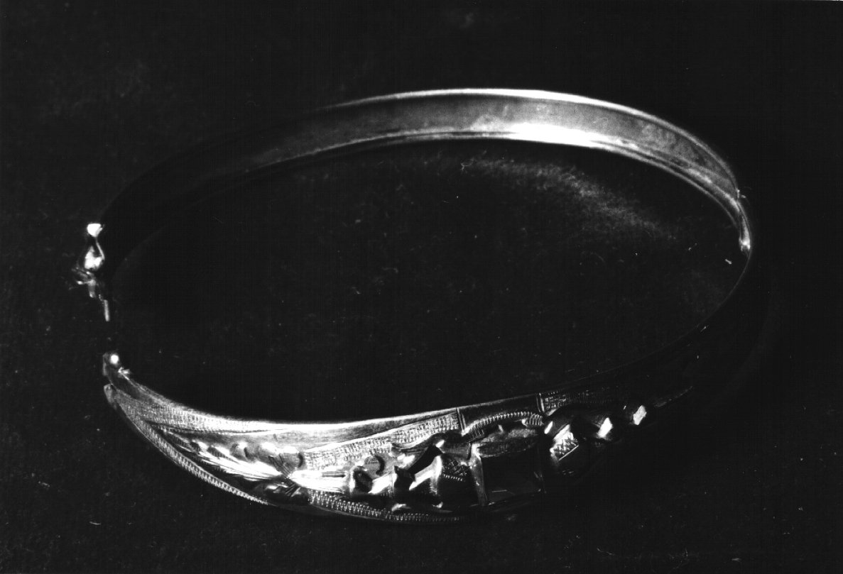 bracciale, oggetti personali - Ambito meridionale (sec. XX secondo quarto)