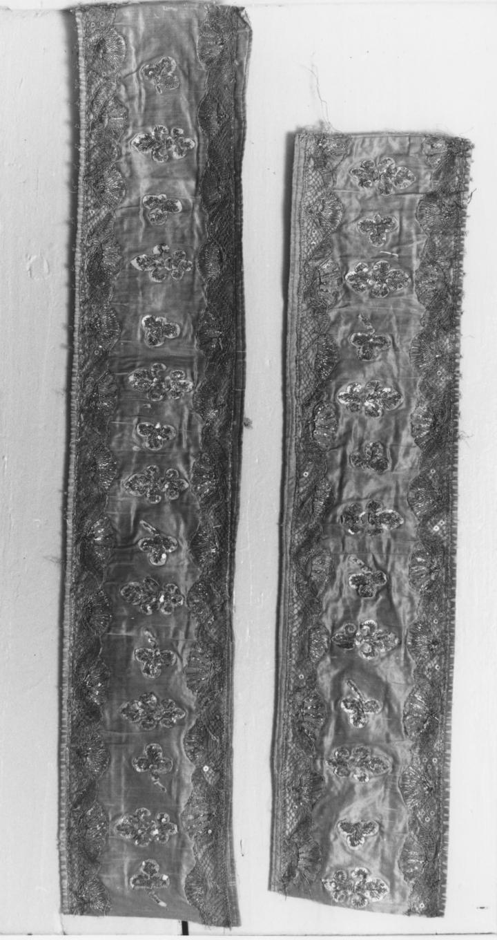 fascia ornamentale, coppia - manifattura Italia meridionale (secc. XIX/ XX)