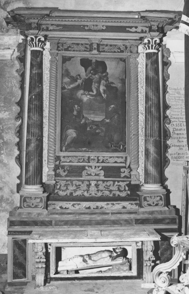 Trinità con Cristo deposto dalla Croce e i SS. Rocco e Antonio (dipinto) di Ferro Pietro Antonio (attribuito) (prima metà sec. XVII)