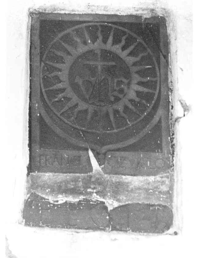 monogramma cristologico (decorazione plastica, opera isolata) - ambito Italia meridionale (ultimo quarto sec. XV)