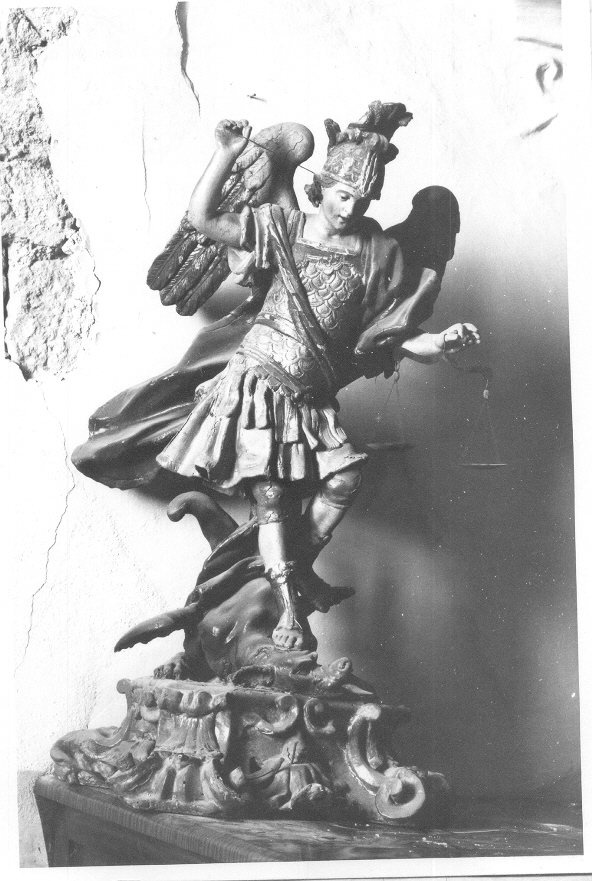 San Michele Arcangelo schiaccia il demonio (statuetta, opera isolata) - ambito napoletano (secondo quarto sec. XVIII)