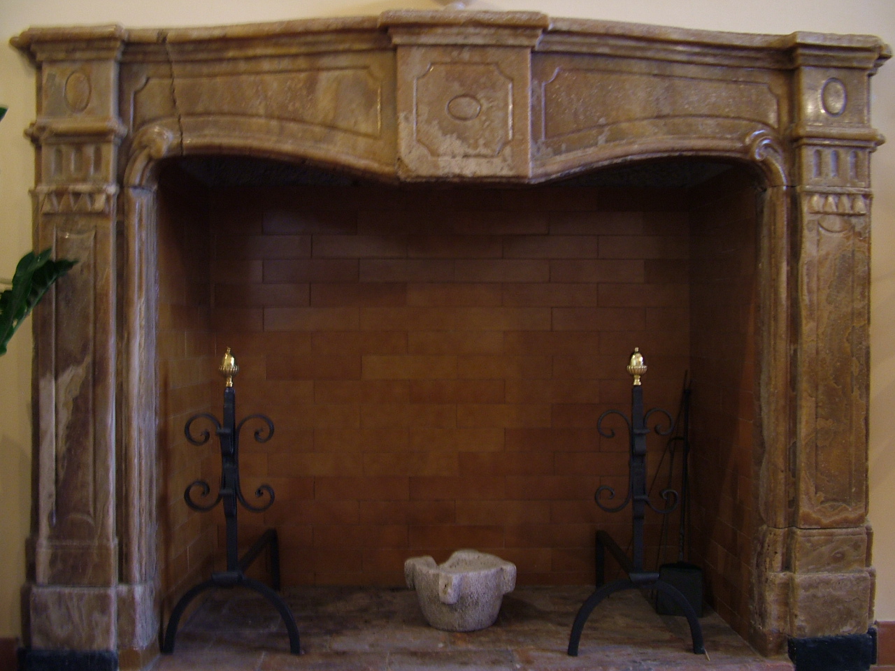 caminetto - bottega napoletana (seconda metà sec. XVIII)