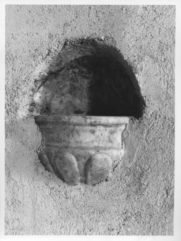 acquasantiera - da parete - bottega Italia meridionale (sec. XIX)