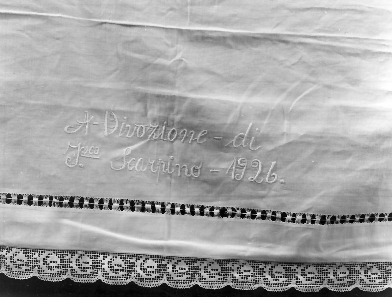 tovaglia d'altare, opera isolata - manifattura calabrese (sec. XX)