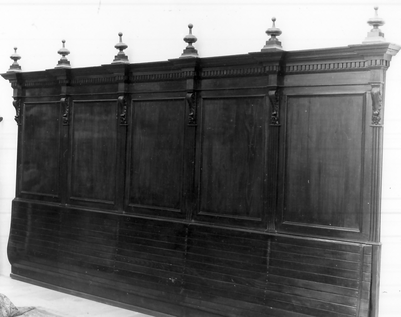 stalli del coro, frammento - bottega calabrese (fine/inizio secc. XIX/ XX)