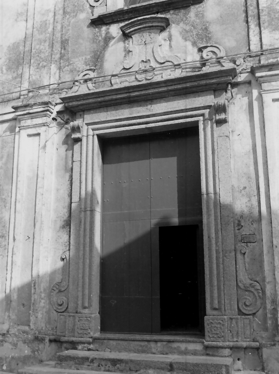 portale maggiore, opera isolata - bottega serrese (sec. XVIII)