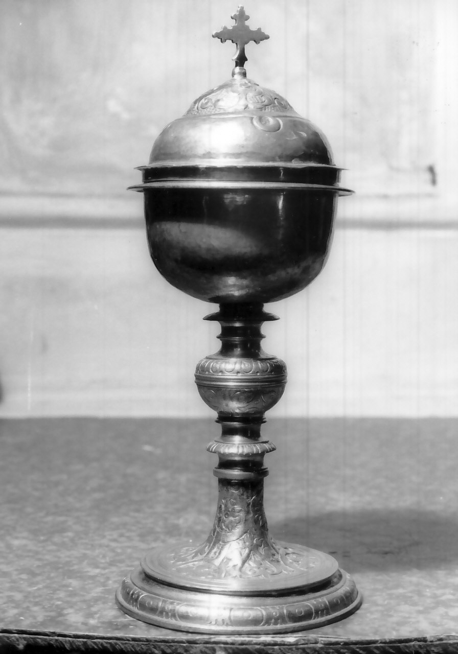 pisside - bottega Italia meridionale (inizio sec. XX)