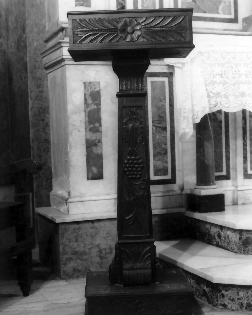 leggio a fusto, opera isolata - bottega calabrese (fine/inizio secc. XIX/ XX)